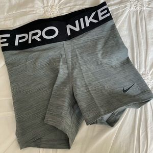 nike pro spandex shorts gray
